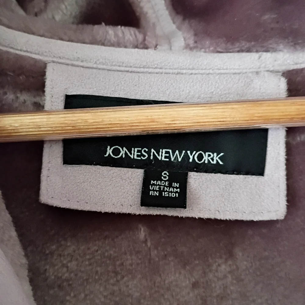 Lavender Hooded Jacket with Faux Fur Trim.Pit To Pit 20". Length 25".New No Tag - Picture 4 of 8